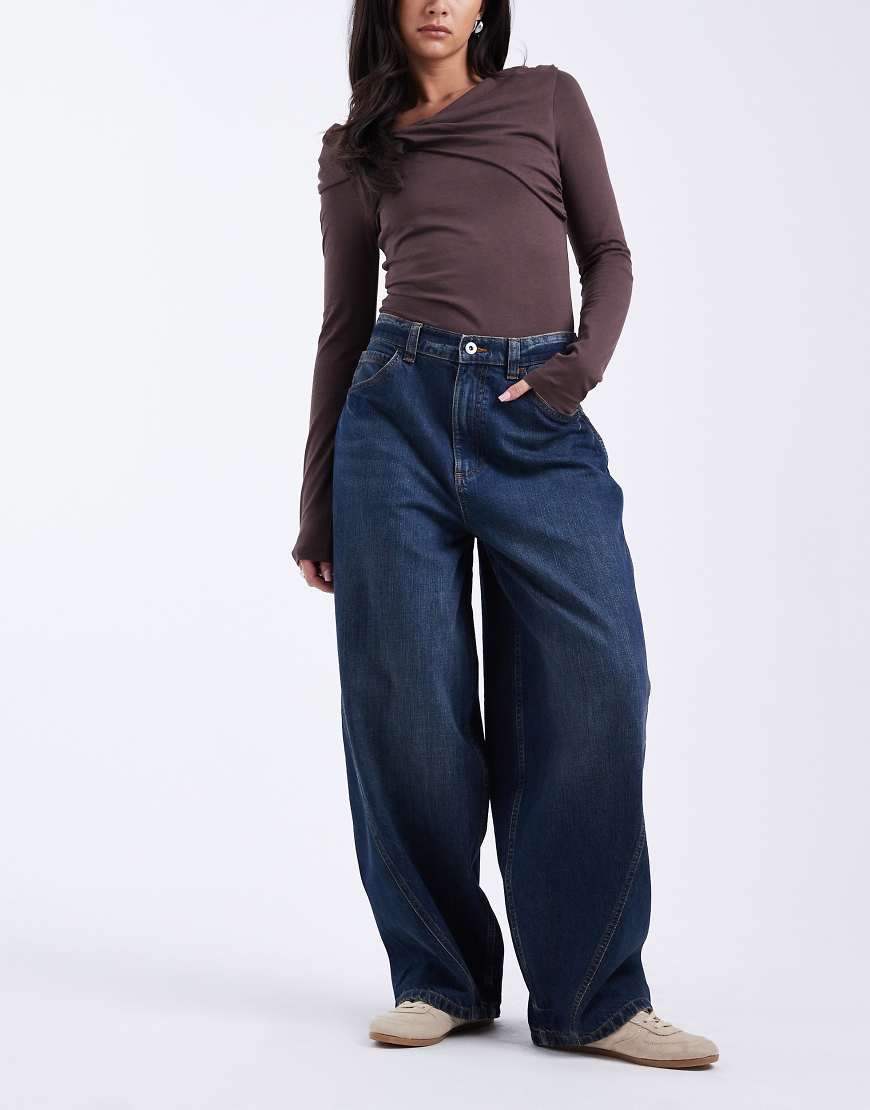 COLLUSION - Circular Design Collection - Jeans in Rinse-Waschung mit XL-Ballonschnitt-Marineblau von Collusion
