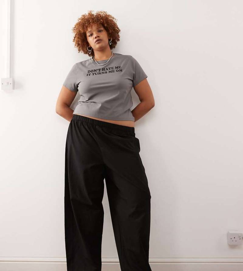 COLLUSION Plus - Ballonhose aus Webstoff in Schwarz mit lockerem Schnitt von Collusion