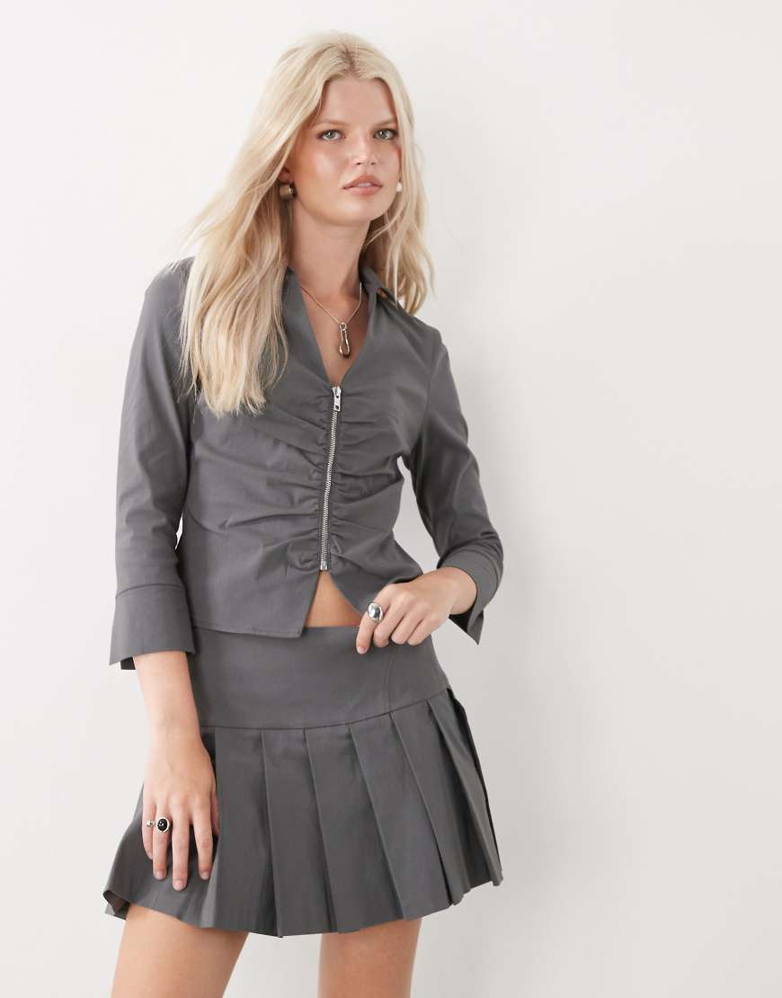 COLLUSION - Eleganter Mini-Kilt aus Bengaline in Grau, Kombiteil von Collusion
