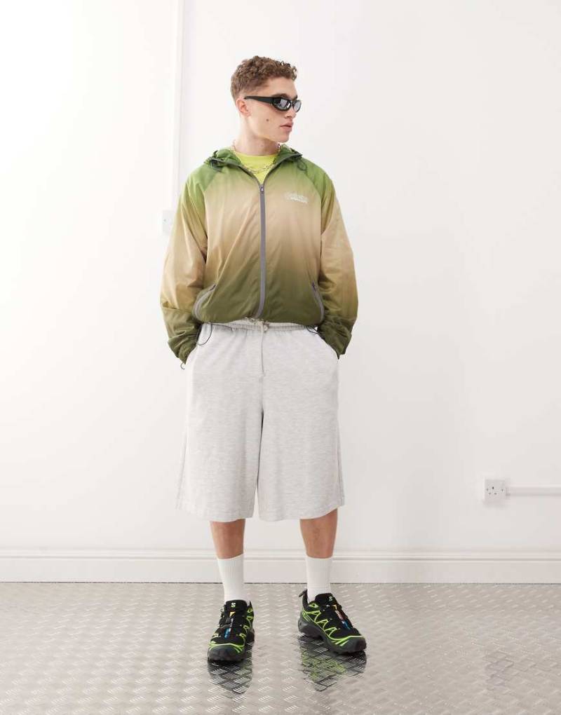 COLLUSION - Leichte Jacke in Khaki mit Farbverlauf und Kapuze-Grün von Collusion