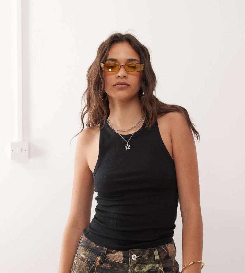 COLLUSION - Geripptes Trägertop in Schwarz von Collusion