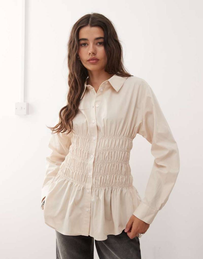 COLLUSION - Gesmoktes, langärmliges Oversize-Hemd in Wollweiß von Collusion