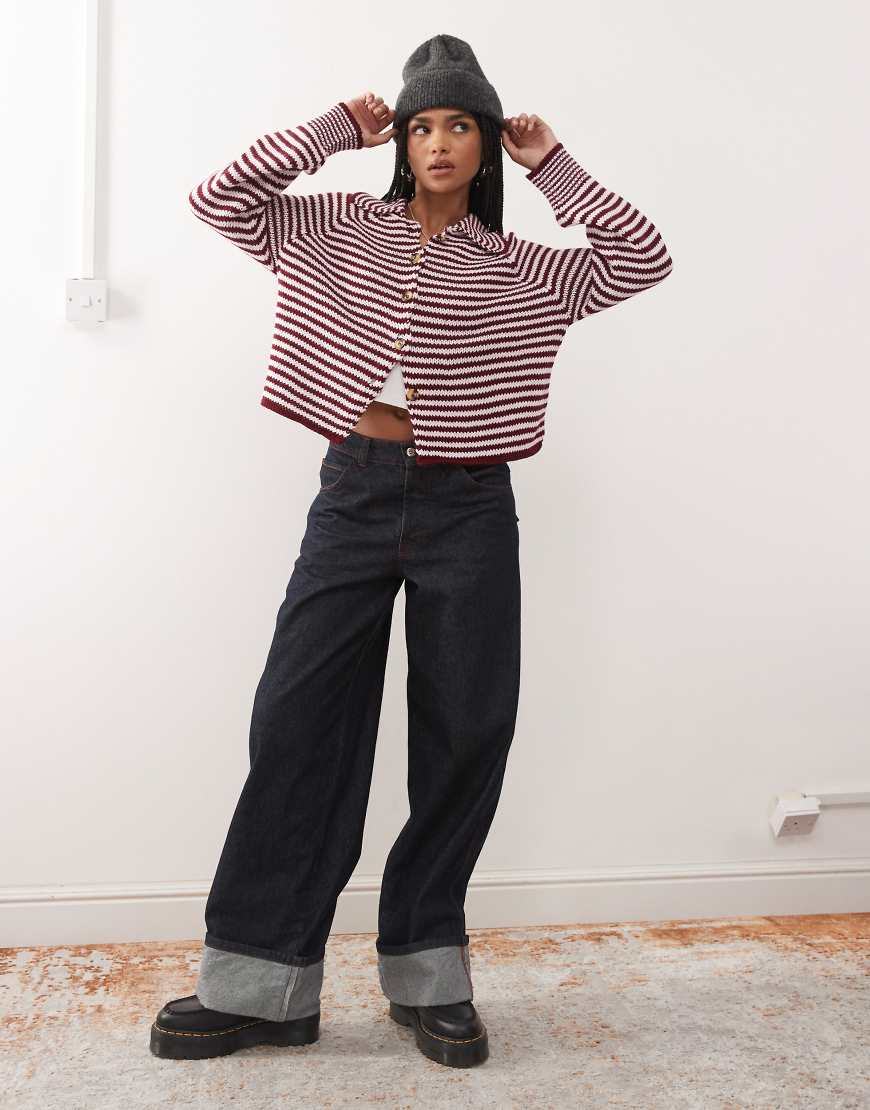 COLLUSION - Gestreifte Strickjacke in Rosa mit Raglanärmeln von Collusion