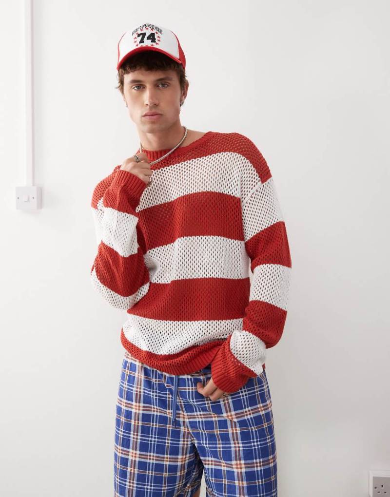 COLLUSION - Gestreifter Pullover aus Häkelstrick in Rot von Collusion