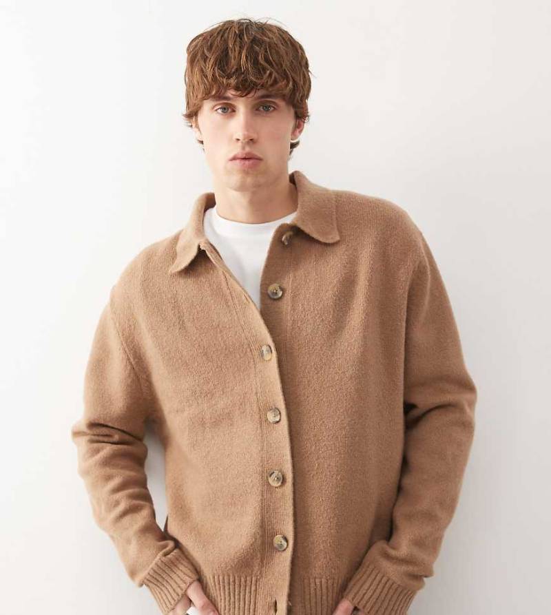 COLLUSION - Gestreifter Strickpullover in Braun mit Knopfleiste-Grau von Collusion