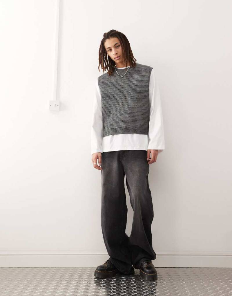 COLLUSION - Gestrickter Oversize-Pullunder in Grau von Collusion