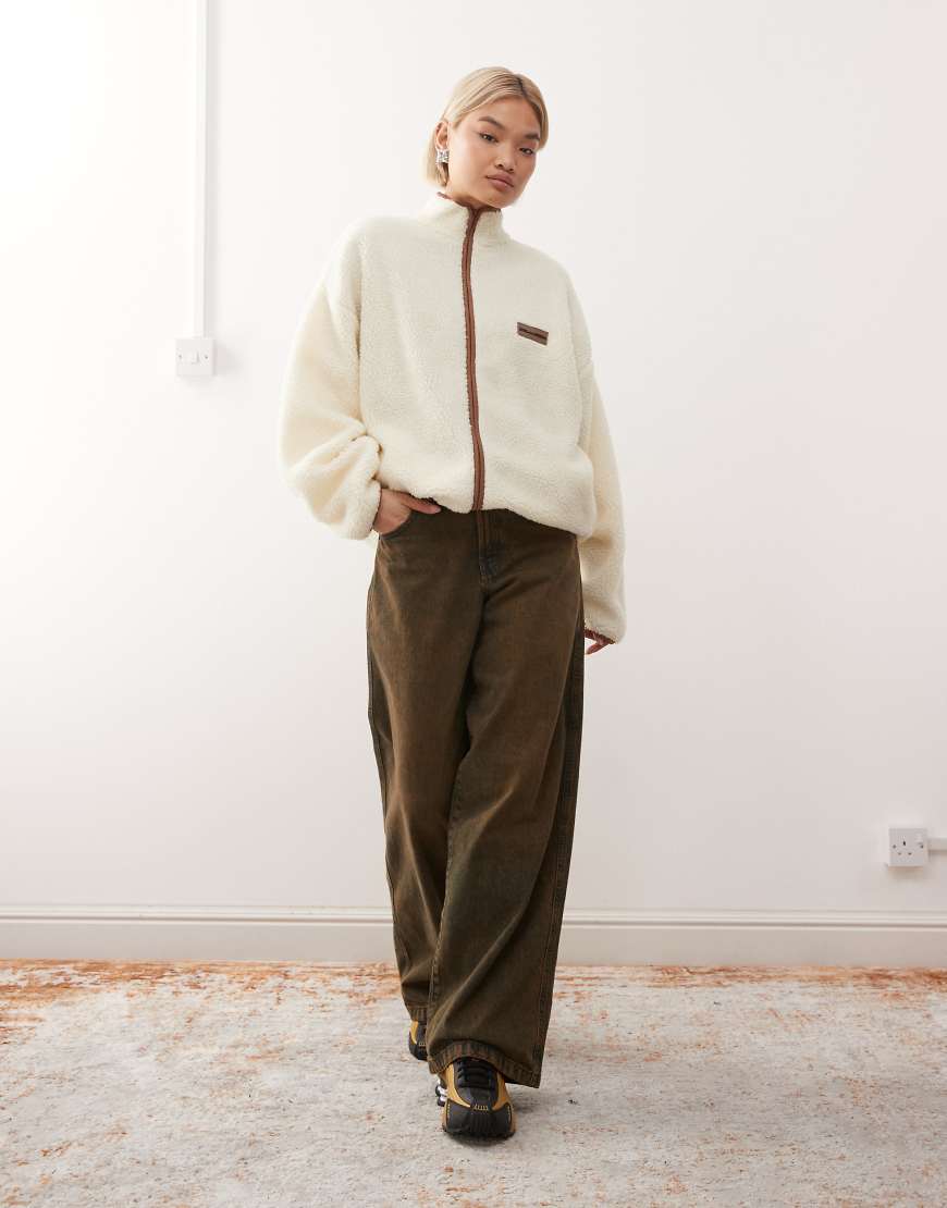 COLLUSION - Jacke aus Fleece in Cremeweiß mit durchgehendem Reißverschluss-Brown von Collusion