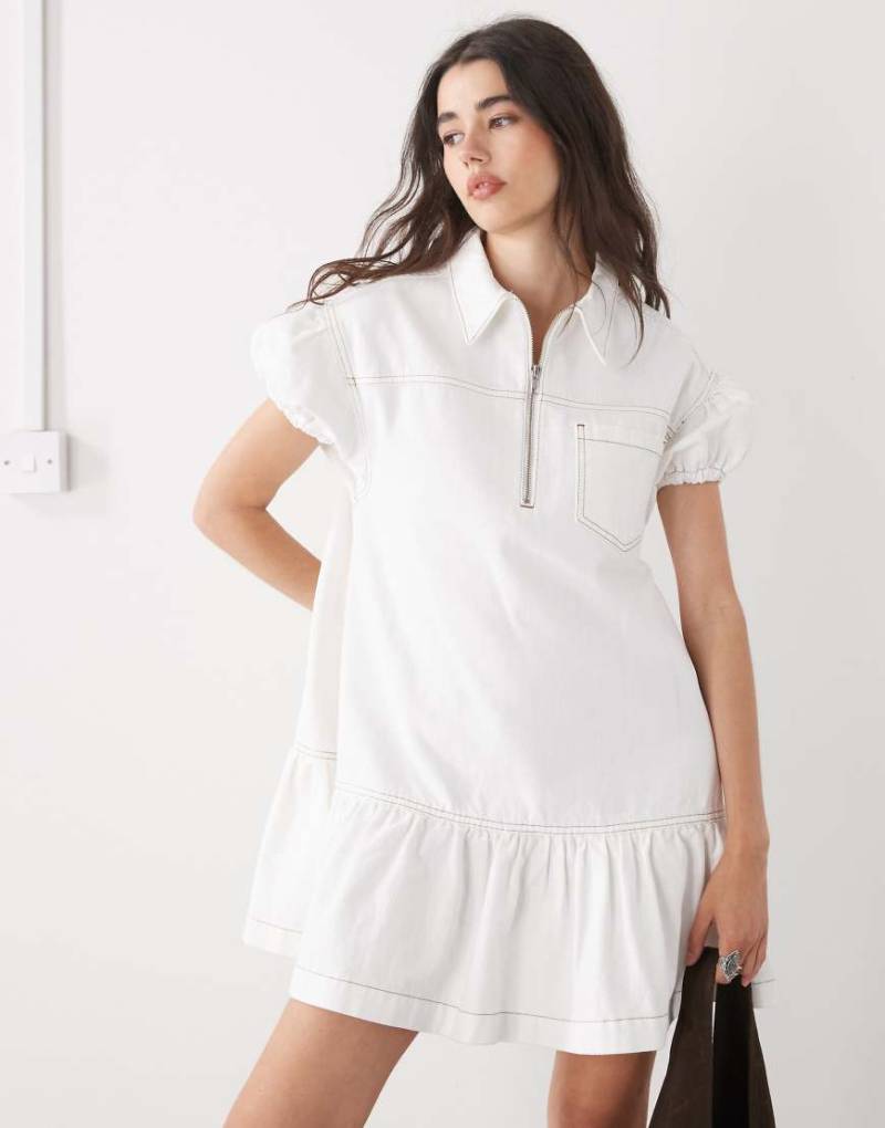 COLLUSION - Jeans-Hängerkleid in Ecru-Neutral von Collusion