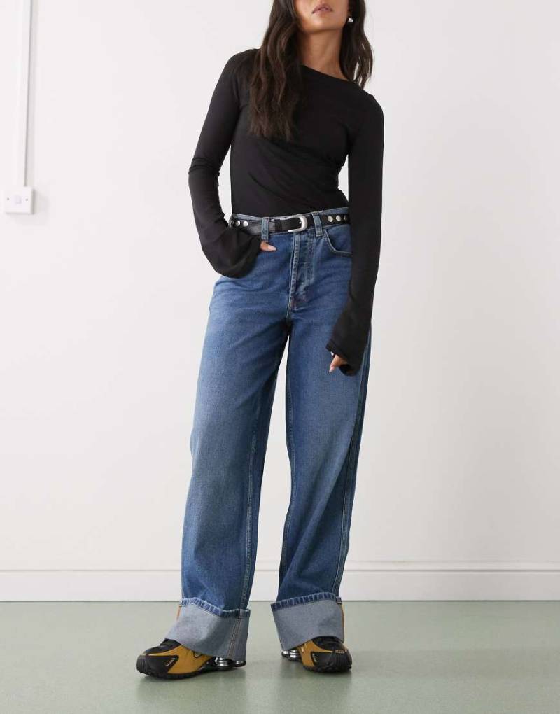 COLLUSION - X002 - Weite Jeans in mittlerer Waschung mit Taillenriegel hinten am Bund und umgeschlagenem Saum-Blonde von Collusion