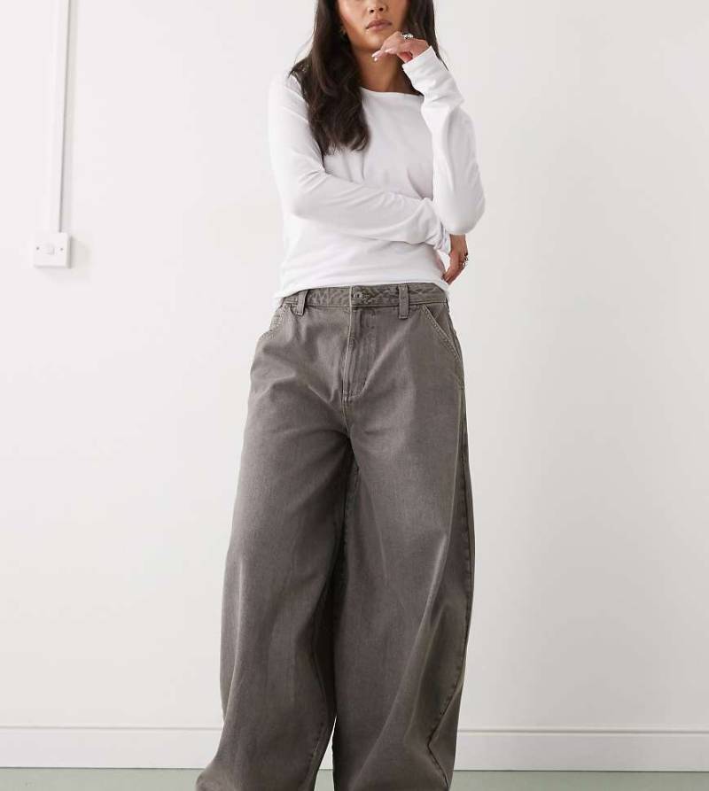 COLLUSION - X006 - Superweite Balloon-Jeans in verwaschenem Grau mit niedrigem Bund von Collusion