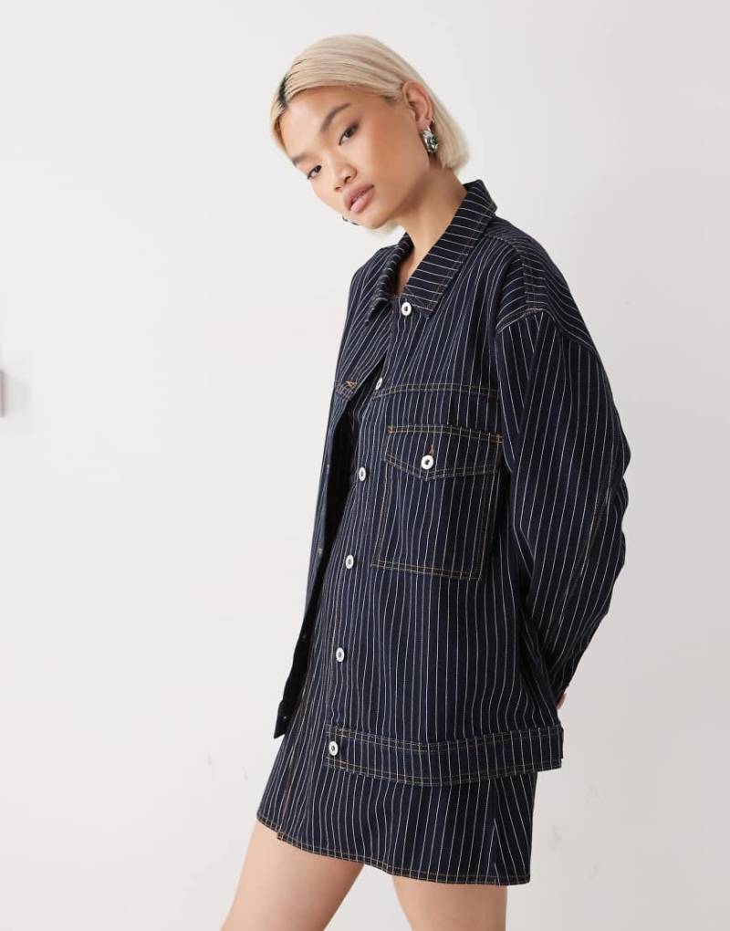 COLLUSION - Jeansjacke in Blau gestreift, Kombiteil-Marineblau von Collusion