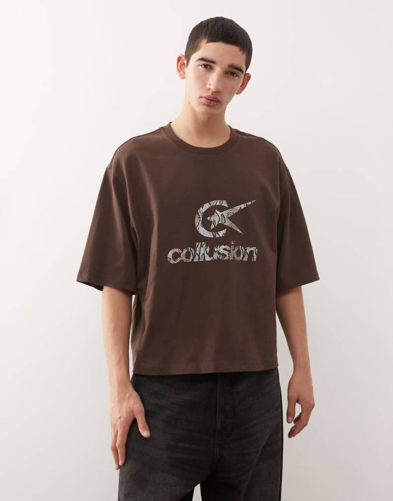 COLLUSION - Kastiges Oversize-T-Shirt in Braun mit Logo-Brown von Collusion