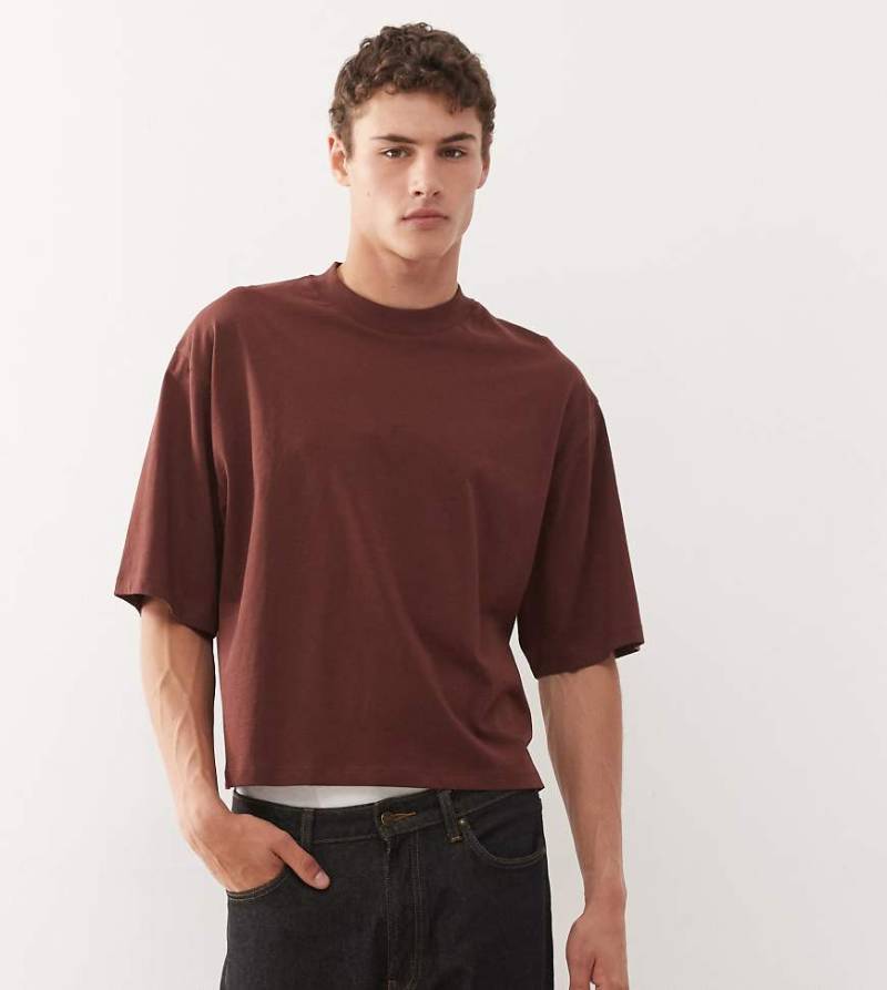 COLLUSION - Kastiges T-Shirt in Schokobraun-Brown von Collusion