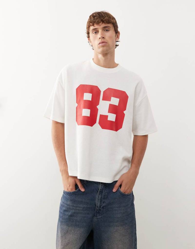 COLLUSION - Kastiges T-Shirt in Weiß mit sportivem Print und Waffelstruktur von Collusion