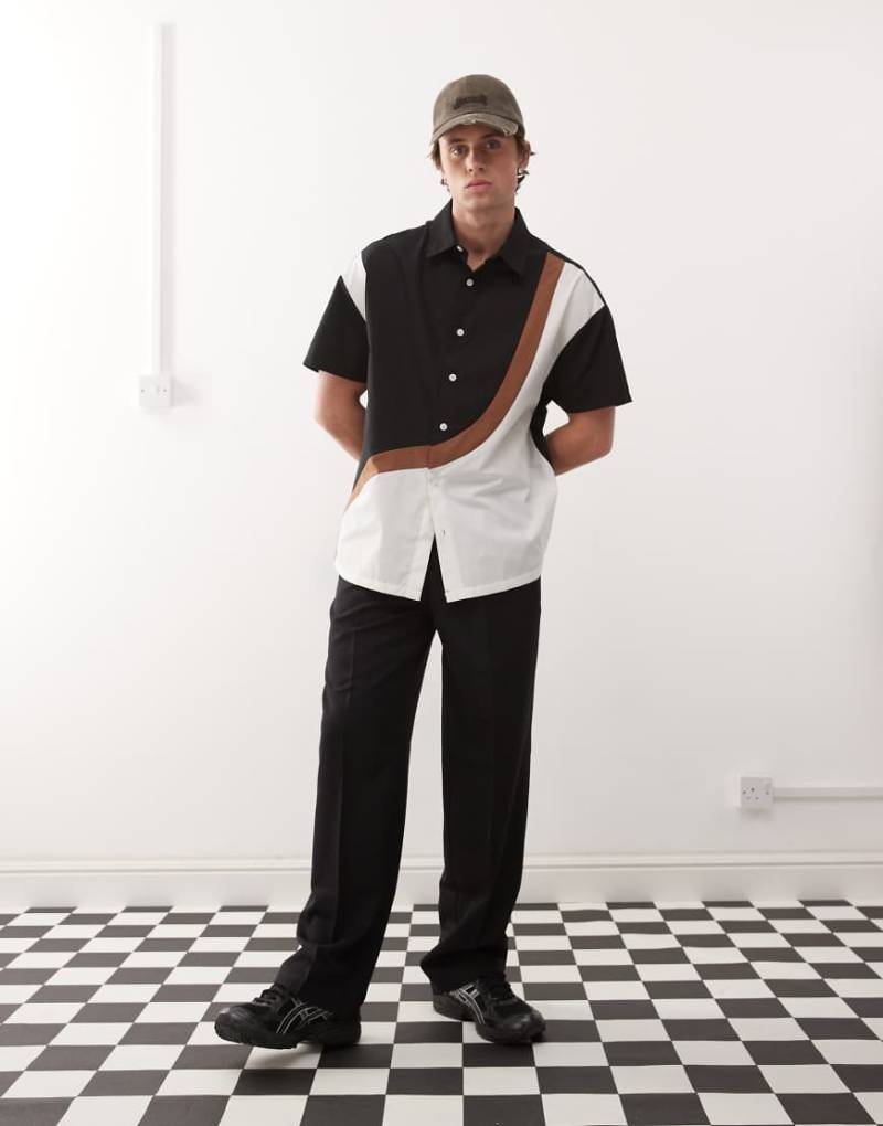 COLLUSION - Kurzärmliges Hemd in Bunt mit gespleißtem Design-Schwarz von Collusion