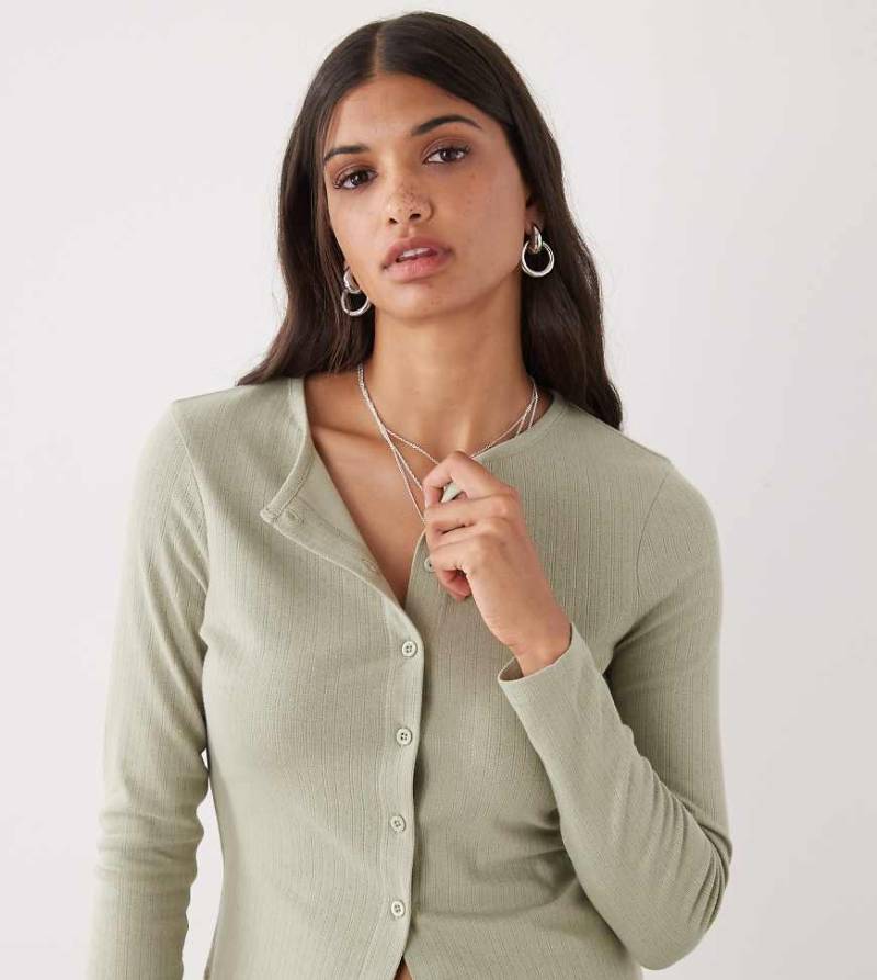 COLLUSION - Langärmlige Pointelle-Strickjacke in Khaki-Grün von Collusion