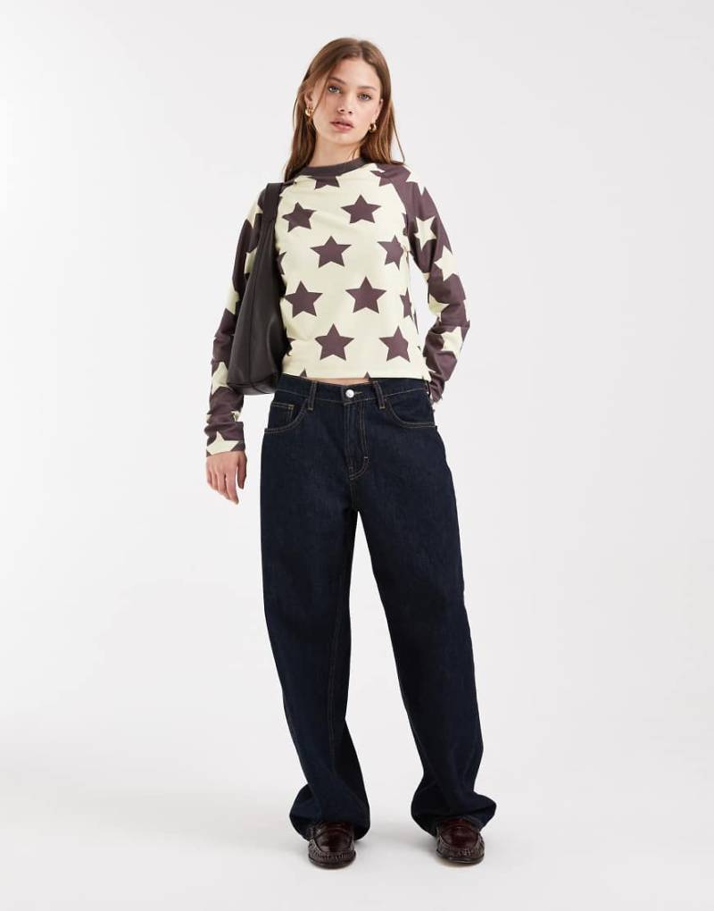 COLLUSION - Langärmliges Raglan-T-Shirt in Gelb mit Sternenprint-Bunt von Collusion