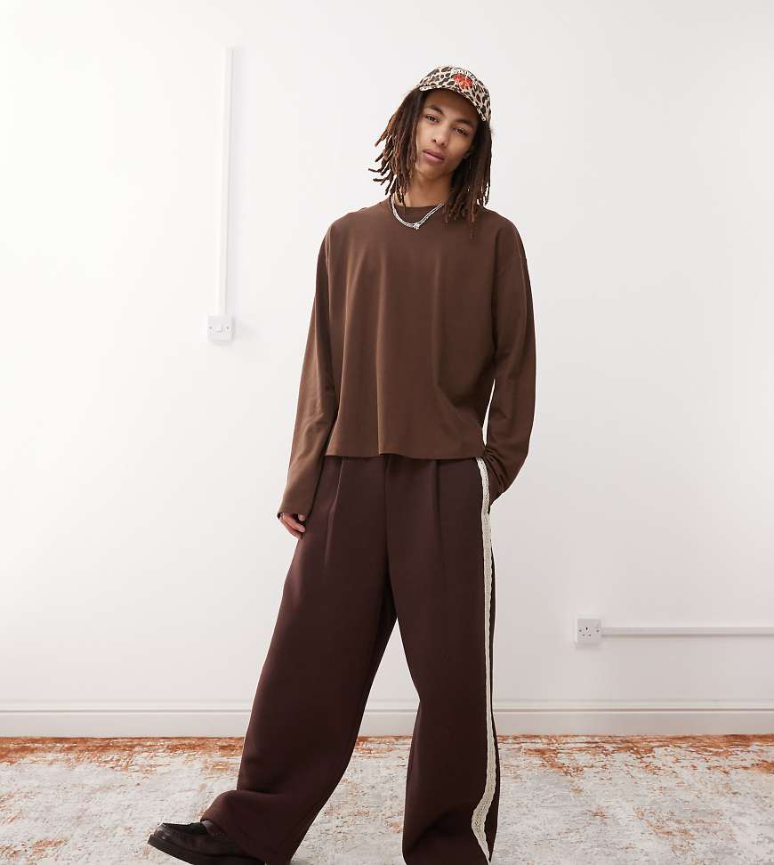 COLLUSION - Langärmliges Shirt in Braun von Collusion