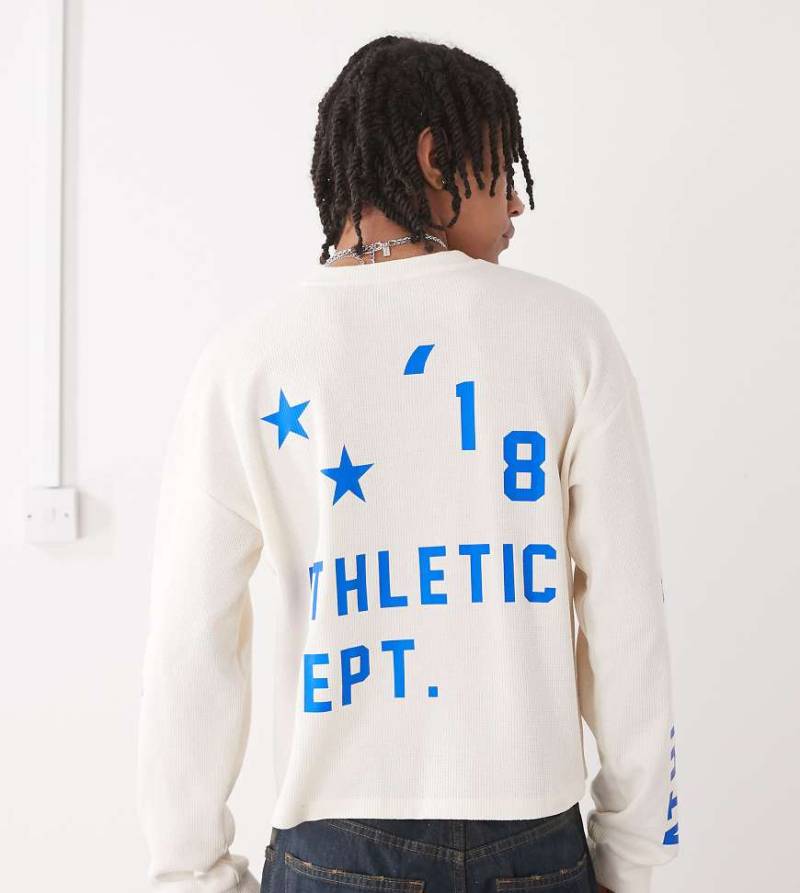 COLLUSION - Langärmliges Skater Fit Shirt in Weiß mit Athletic-Print von Collusion