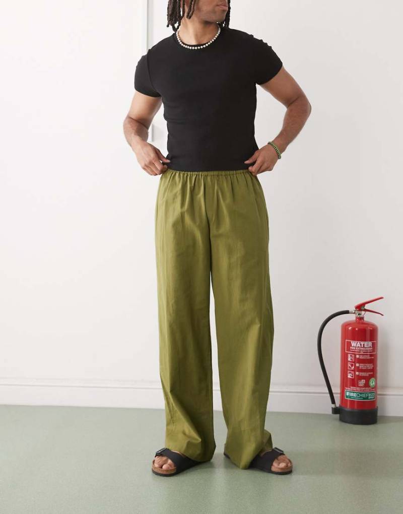 COLLUSION - Lockere Hose aus Webstoff und Leinen in Khaki-Grün von Collusion