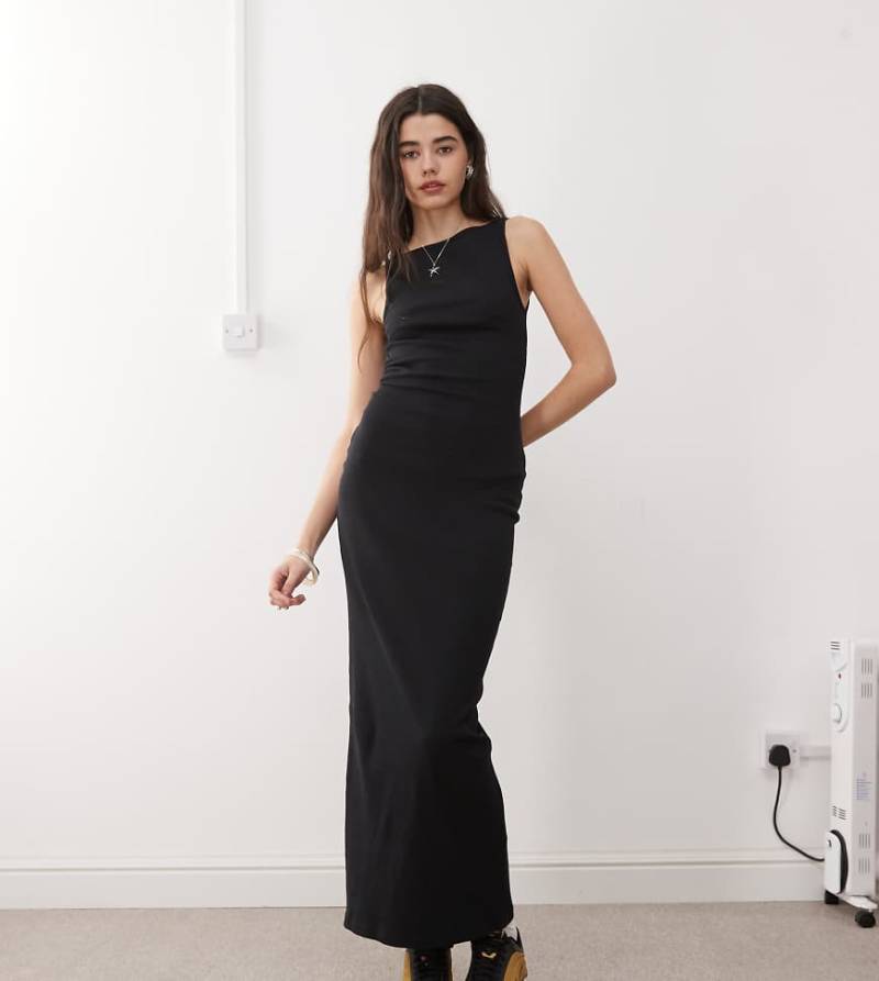 COLLUSION - Maxikleid in Schwarz mit U-Boot-Ausschnitt von Collusion