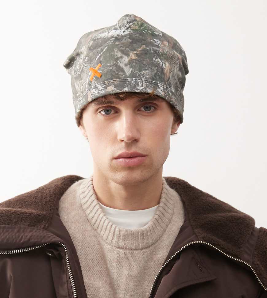 COLLUSION - Mütze mit mehrfarbigem Military-Muster-Bunt von Collusion