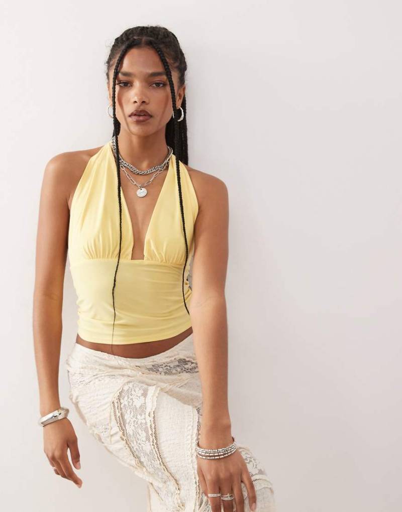 COLLUSION - Neckholder-Oberteil in Buttermilchgelb von Collusion