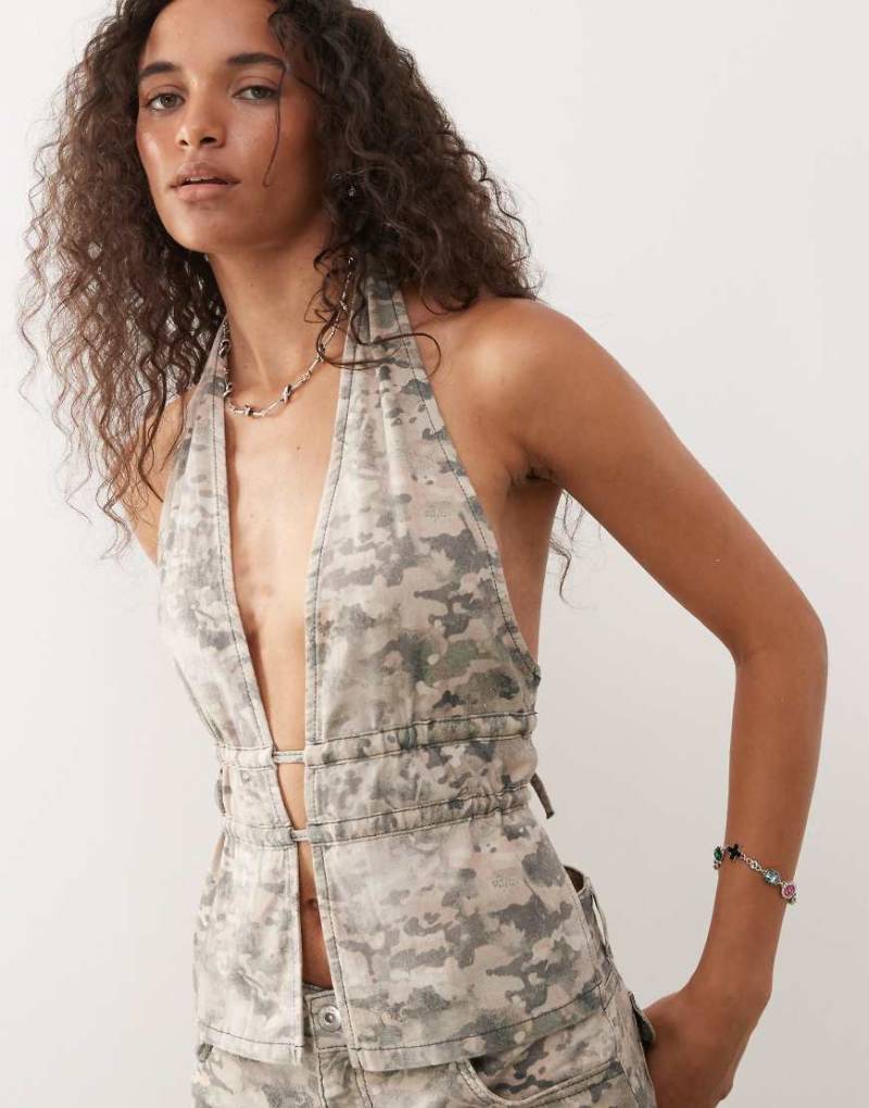 COLLUSION - Neckholder-Oberteil mit Military-Muster und Binderiemen, Kombiteil-Grün von Collusion