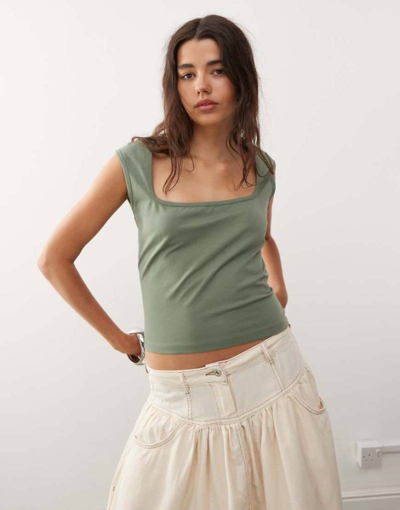 COLLUSION - Oberteil in Khaki mit eckigem Ausschnitt-Grün von Collusion