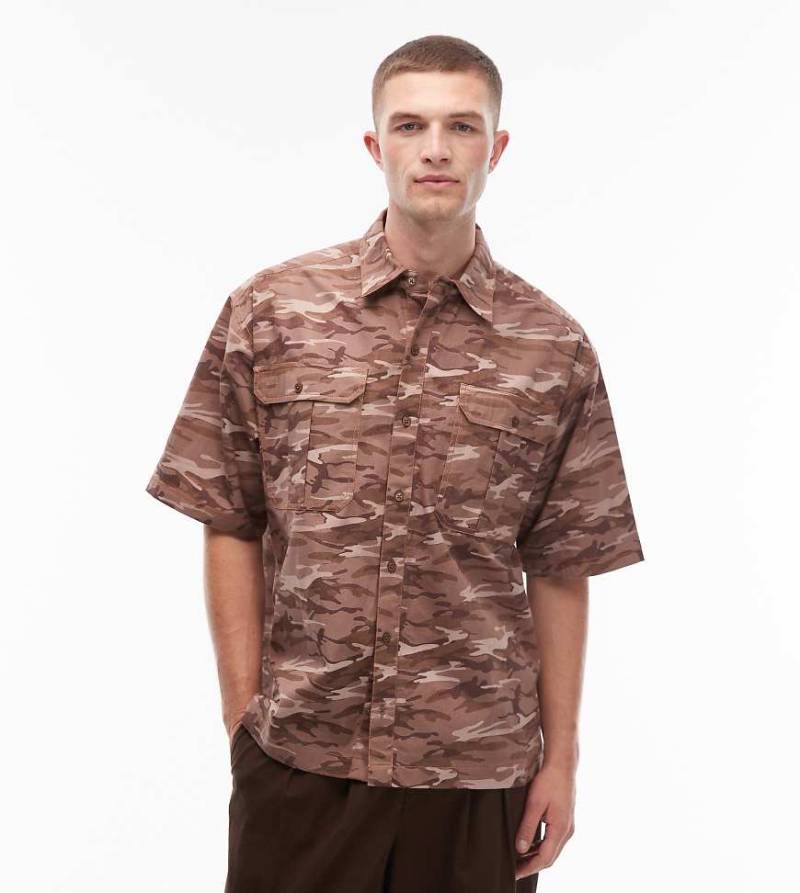 COLLUSION - Oversize-Hemd mit Military-Muster in Grün von Collusion