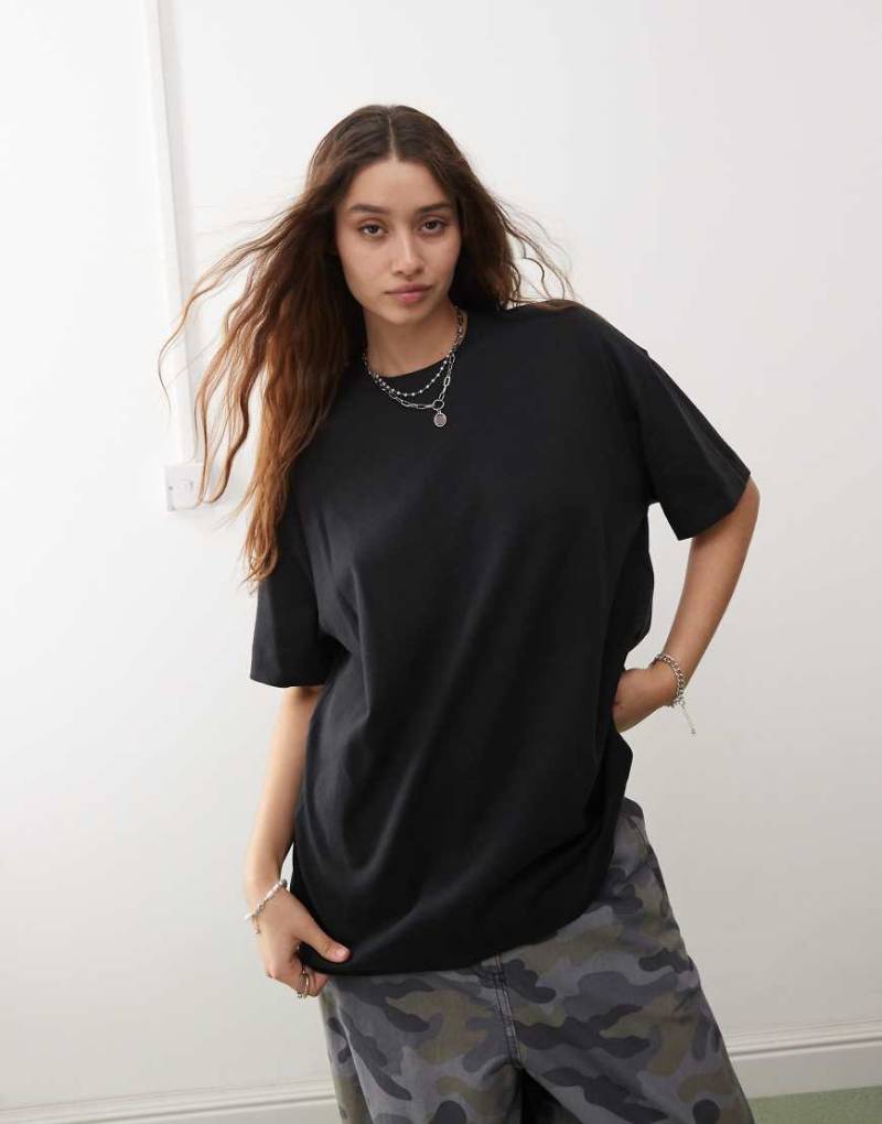 COLLUSION - Oversize-T-Shirt in Schwarz von Collusion