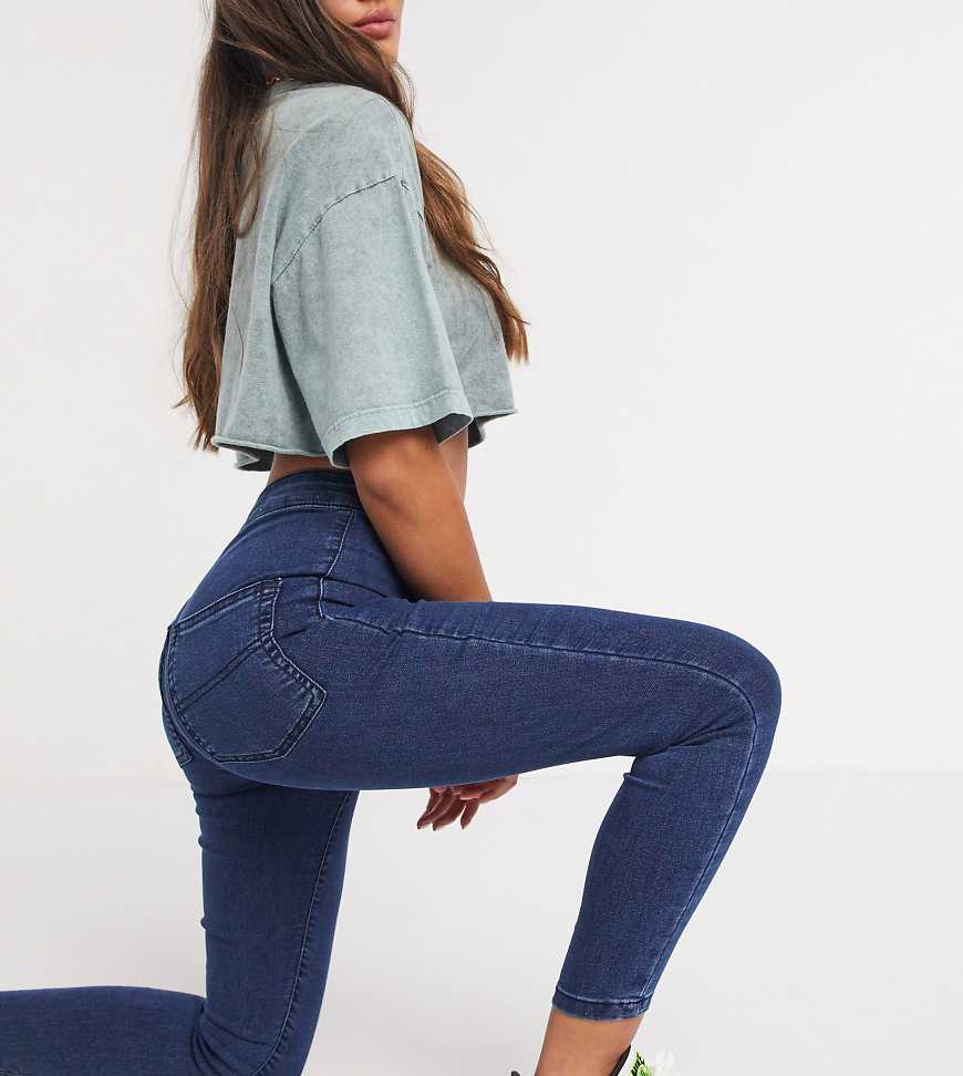 COLLUSION Petite - x002 - Extrem enge Jeans mit hoher Taille in verwaschenem Dunkelblaue von Collusion