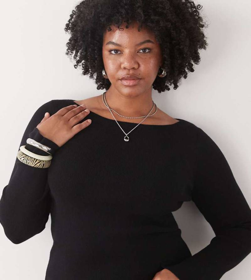 COLLUSION Plus - Langärmliges Strickoberteil in Schwarz mit U-Boot-Ausschnitt von Collusion