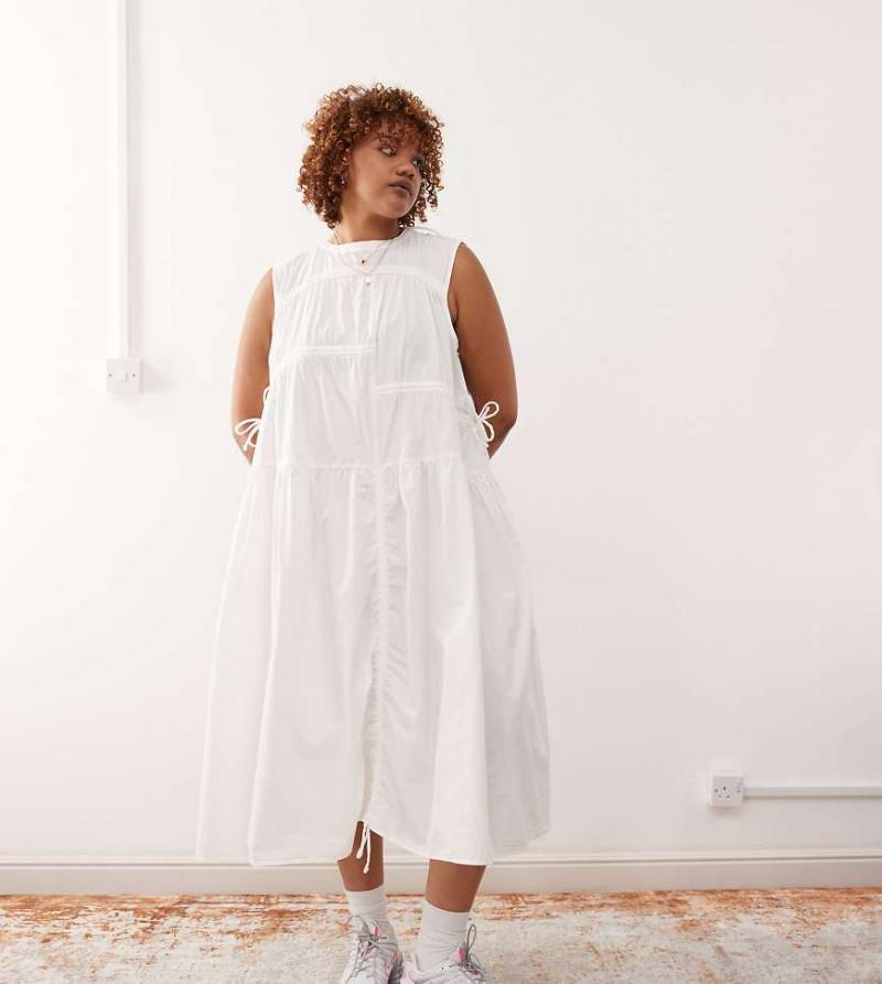 COLLUSION Plus - Maxikleid in Weiß von Collusion