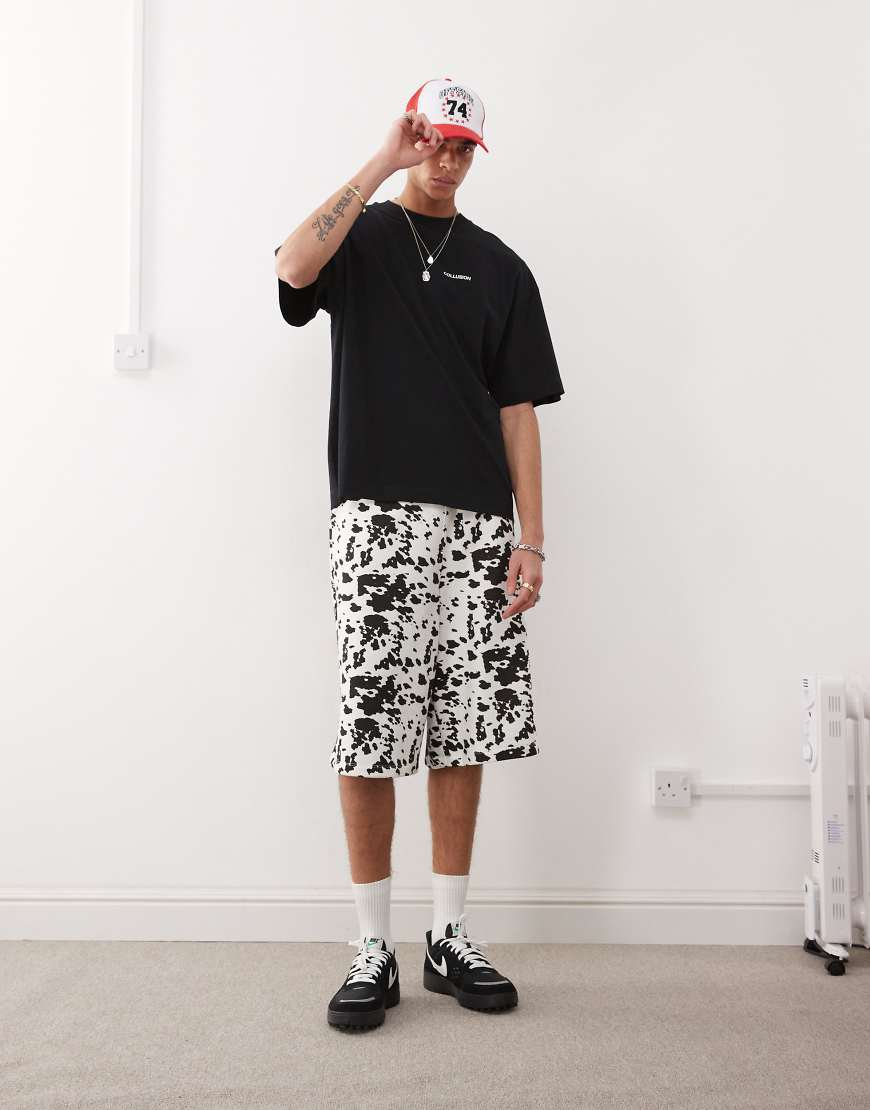 COLLUSION - Relaxed Fit Skater-Shorts aus Jersey mit Kuhfleckenmuster-Bunt von Collusion