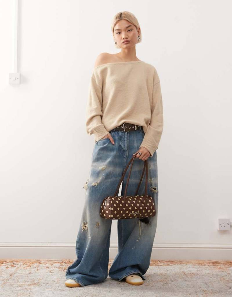 COLLUSION - Schulterfreier Strickpullover in Beige-Brown von Collusion