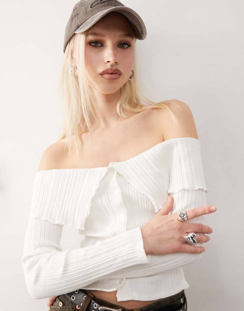 COLLUSION - Schulterfreies Oberteil in Cremeweiß mit Knopfleiste-Neutral von Collusion