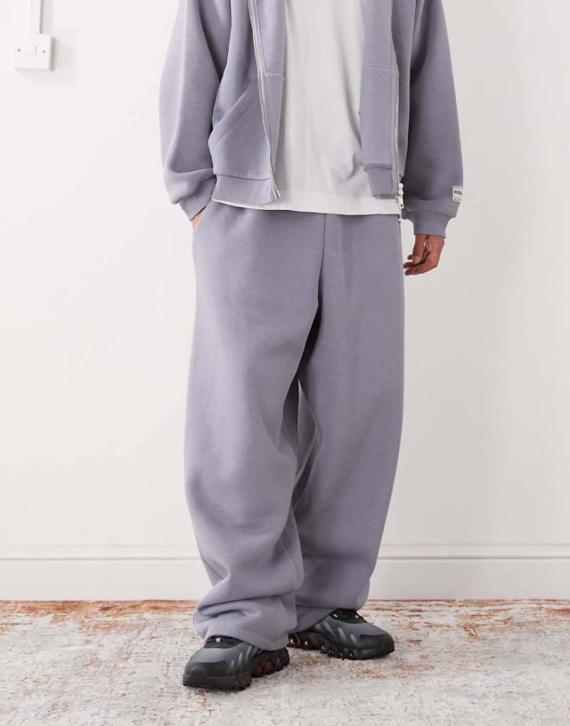 COLLUSION - Schwere Jogginghose in Schieferblau mit weitem Bein-Grau von Collusion