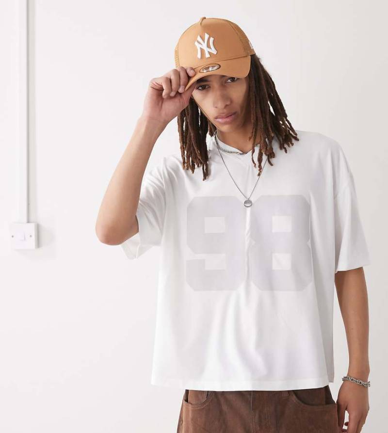 COLLUSION Sports - College-Trikot aus beigem Airtex-Stoff-Neutral von Collusion