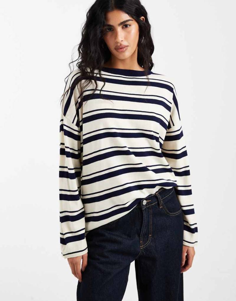 COLLUSION - Streifen-Pullover in Marineblau mit Rundhalsausschnitt von Collusion