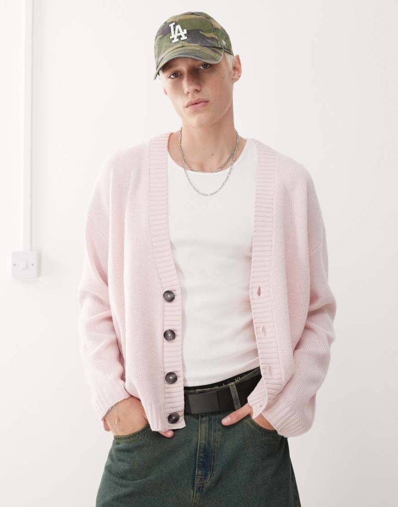 COLLUSION - Strickjacke in Rosa mit V-Ausschnitt von Collusion