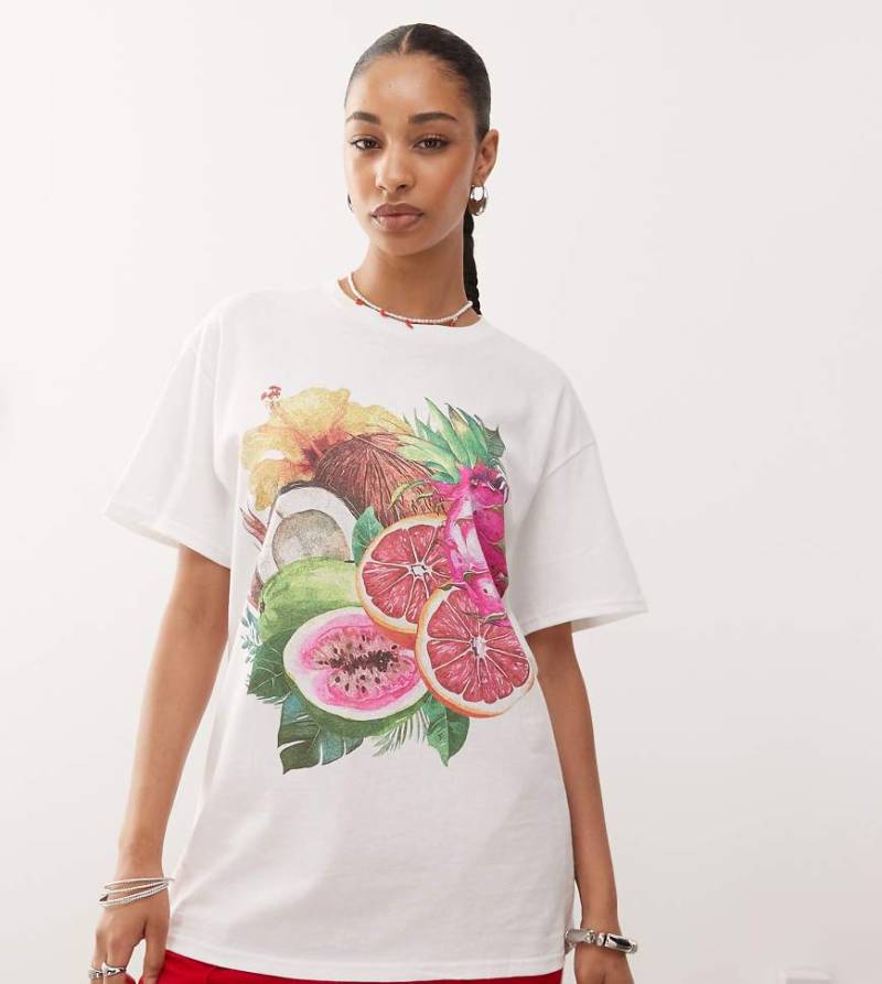 COLLUSION - T-Shirt in Weiß mit Oversize-Obstgrafik-Neutral von Collusion