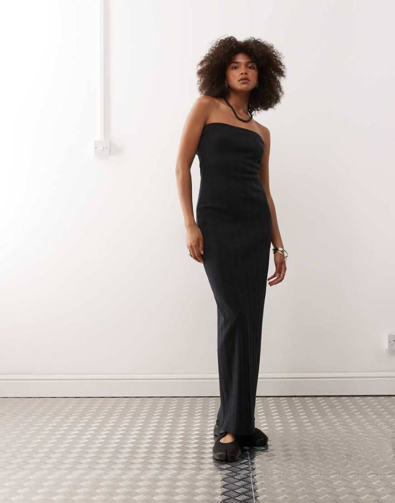 COLLUSION - Trägerloses Pointelle-Maxikleid in Schwarz von Collusion