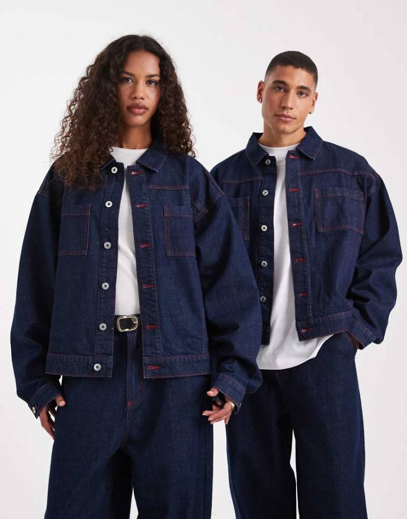 COLLUSION Unisex - Circular Design Collection - Kastige Jeansjacke mit Rinse-Waschung-Marineblau von Collusion