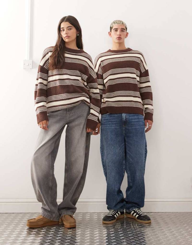 COLLUSION Unisex - Gestreifter Pullover in Braun mit Rundhalsausschnitt-Brown von Collusion