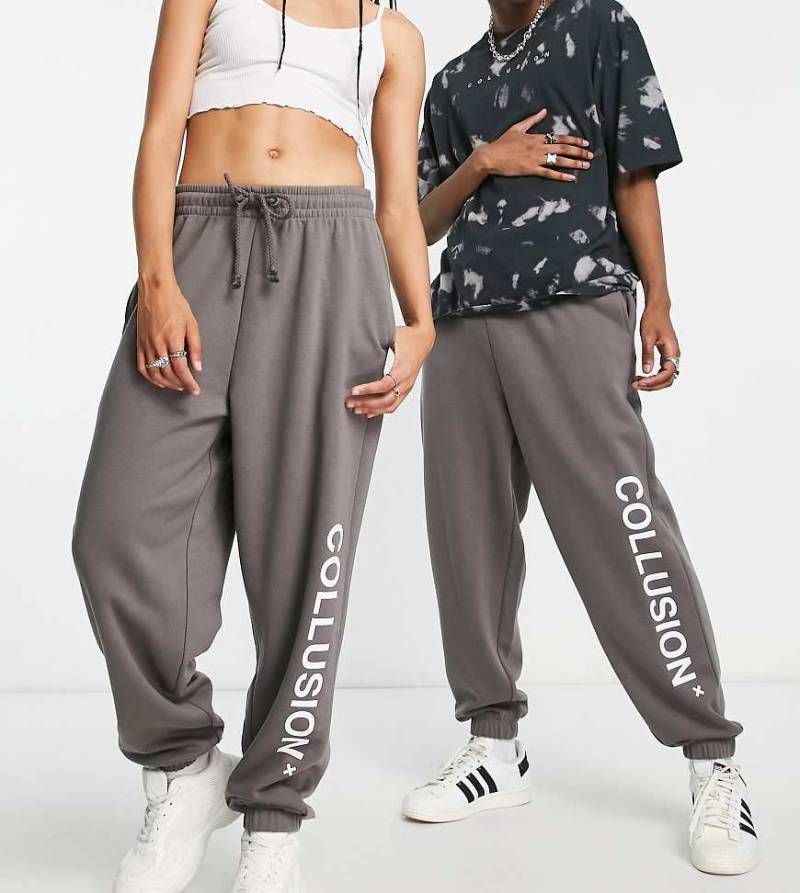 COLLUSION - Unisex - Jogginghose mit Logo in Dunkelgrau von Collusion