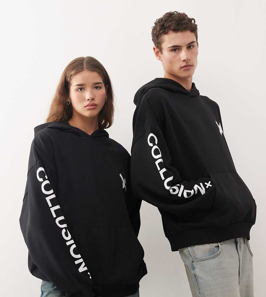 COLLUSION Unisex - Kastig geschnittener Kapuzenpullover in Schwarz mit Logo von Collusion