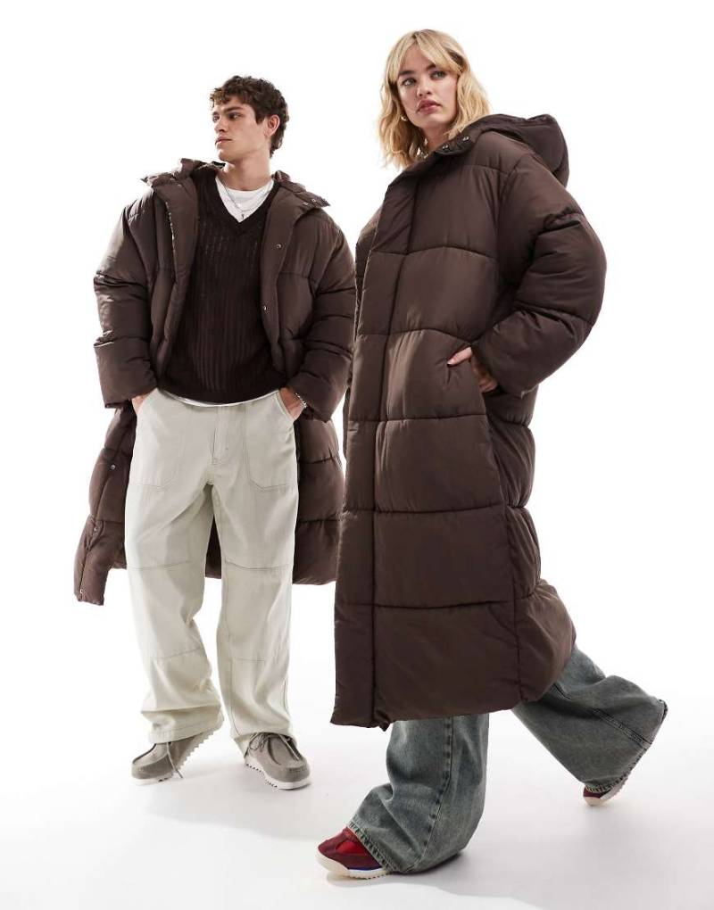 COLLUSION Unisex - Maxi-Pufferjacke in Braun mit Kapuze-Grün von Collusion