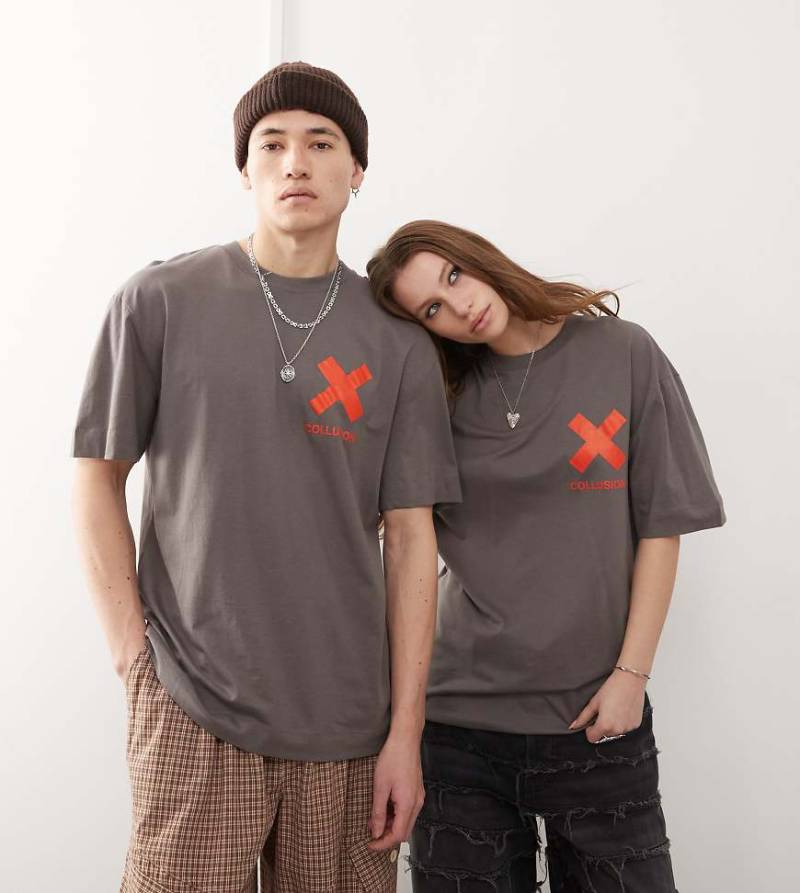 COLLUSION Unisex - T-Shirt in Anthrazit mit X-Logo in Orange-Grau von Collusion
