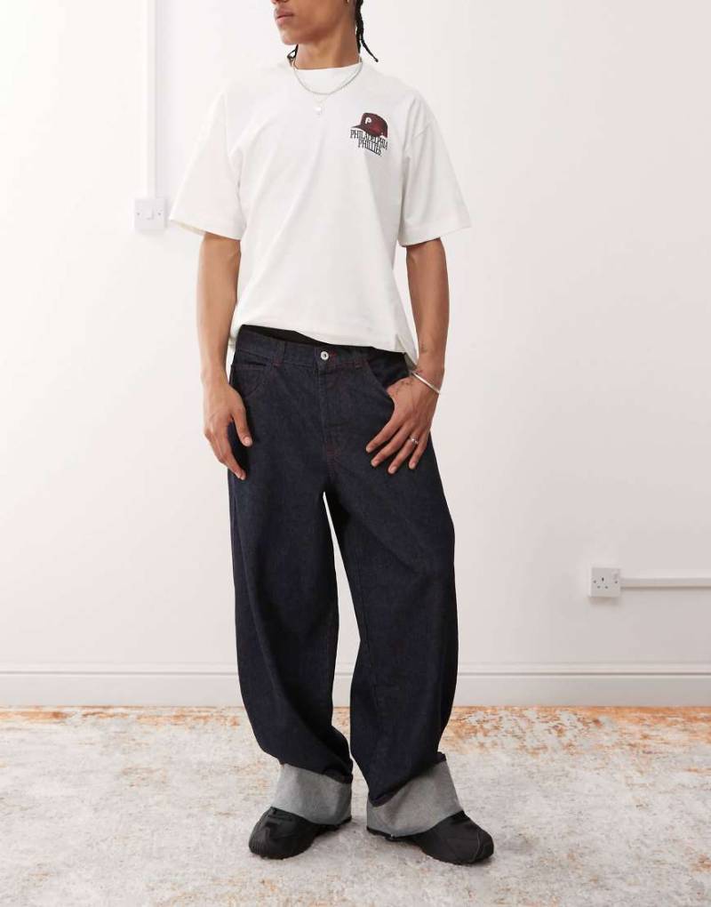 COLLUSION - Weite Jeans in Rinse-Waschung mit umgeschlagenem Saum-Marineblau von Collusion